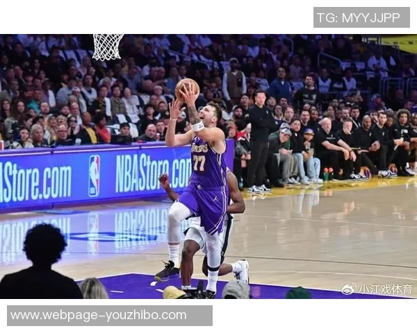 2009年湖人对决马刺的经典对抗赛回顾与分析